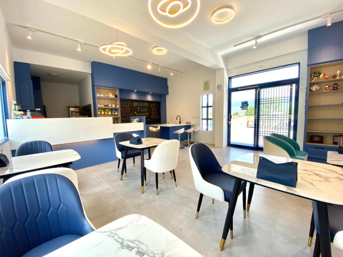 Blue And White Style Holiday B&B Гуаньшань Экстерьер фото