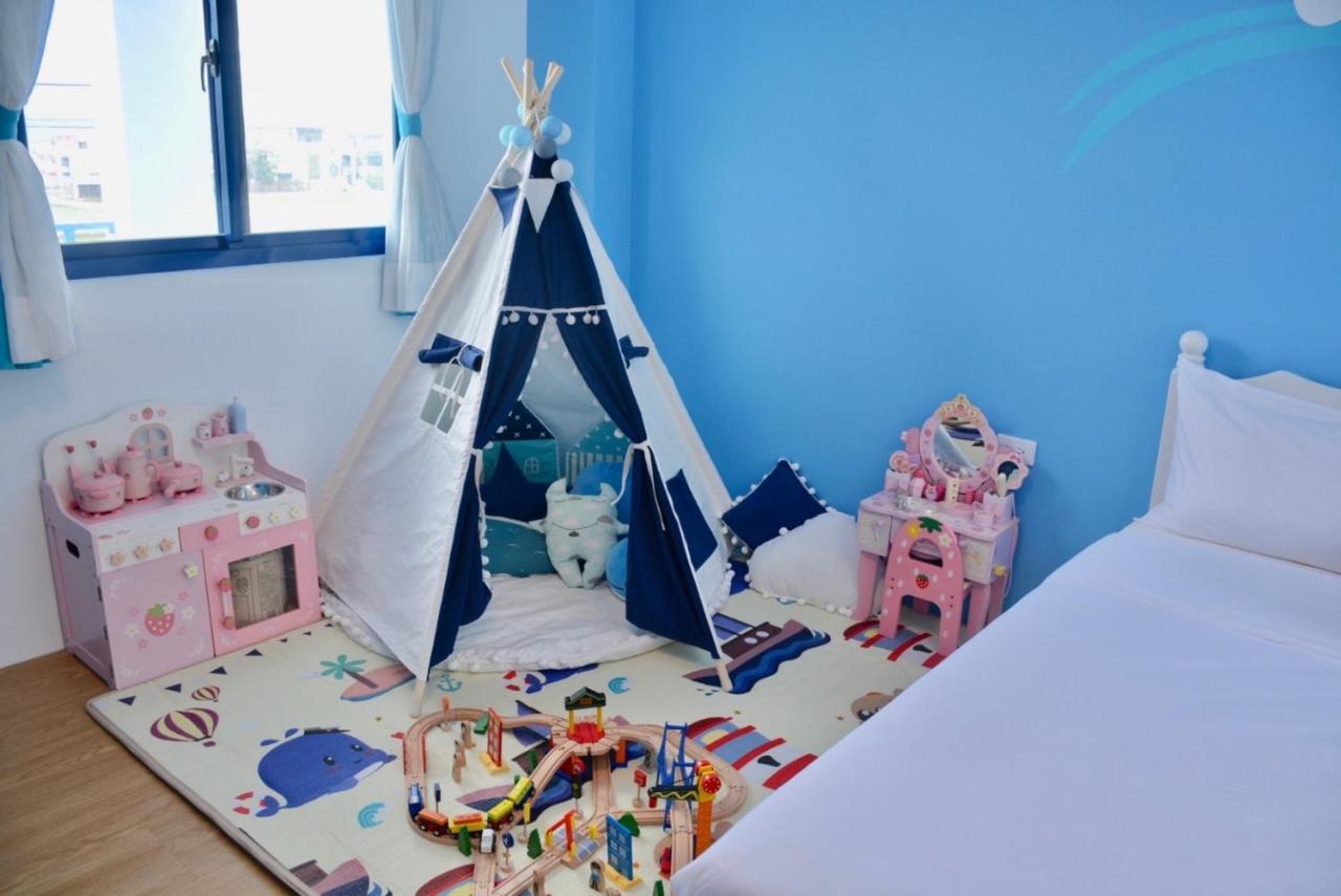 Blue And White Style Holiday B&B Гуаньшань Экстерьер фото